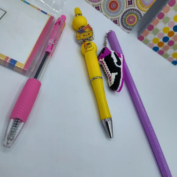 Stationery Bundle 2026 Planner Notepads Pens Sticky Notes Set Stocking Stuffer - Picture 2 of 5